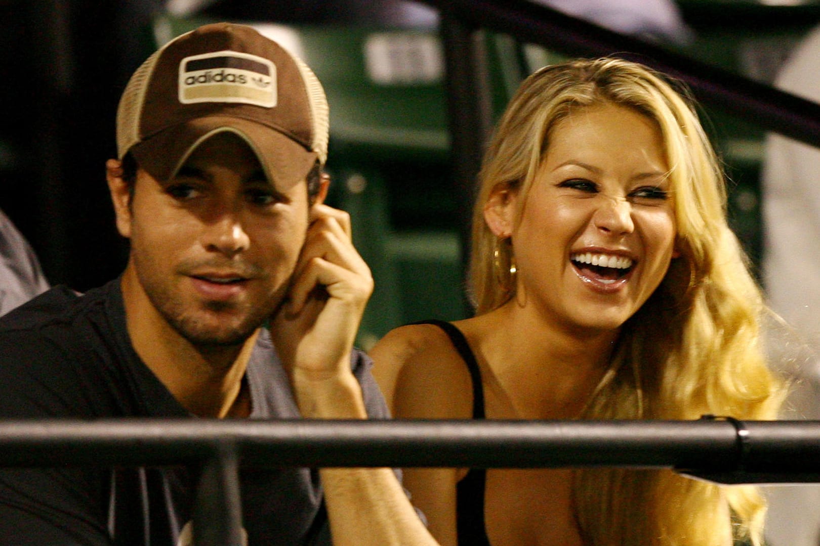 Enrique Iglesias und Anna Kournikova: Sie haben bereits die zweijährigen Zwillinge Lucy und Nicholas. Nun ist wohl ein drittes Kind dazu gekommen. (Archivbild)