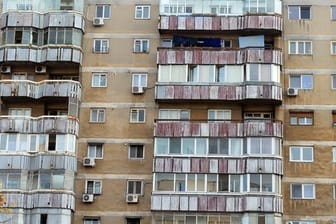 Unsanierte Wohnhäuser, unzureichende Infrastruktur: Ein schlechtes Lebensumfeld kann einer Studie des Rostocker Zentrums zur Erforschung des Demografischen Wandels zu Gesundheitsbeeinträchtigung führen.