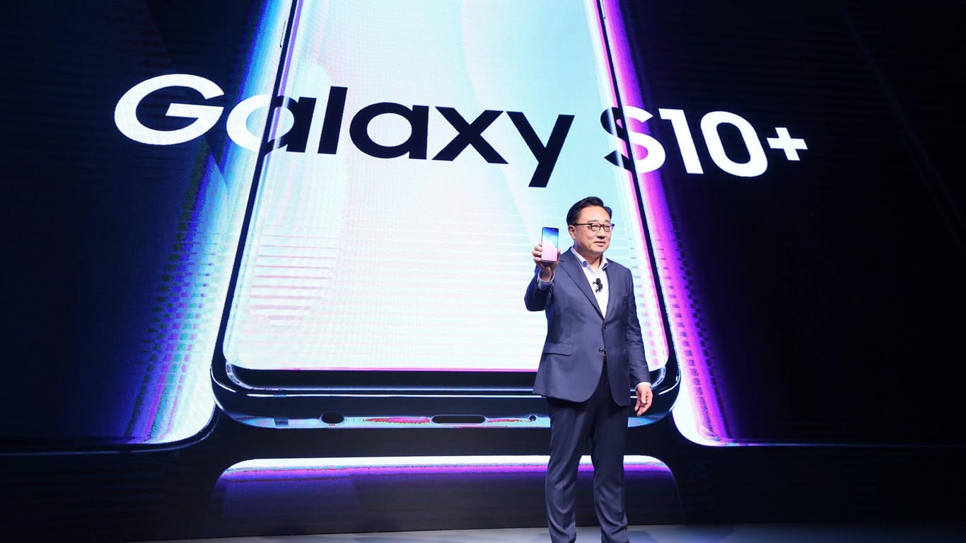 Samsung-Chef der Handysparte, DJ Koh, bei der Präsentation des Vorgängergeräts Galaxy S10+.