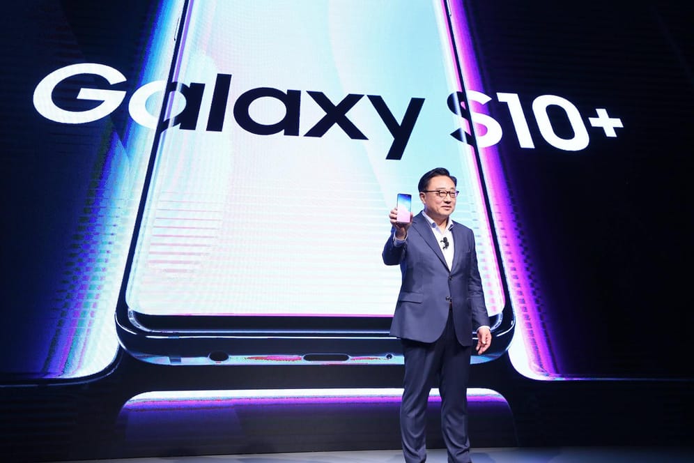 Samsung-Chef der Handysparte, DJ Koh, bei der Präsentation des Vorgängergeräts Galaxy S10+.