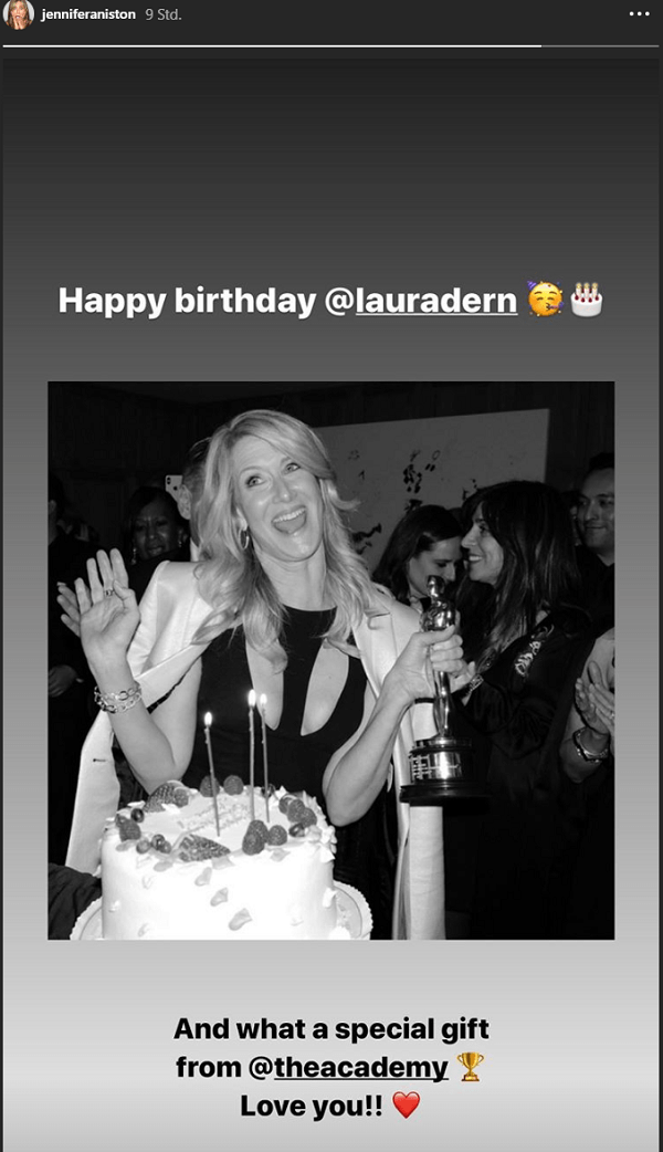 Auch Jennifer Aniston gratulierte Laura Dern zum Geburtstag – hier ist die prämierte Darstellerin auf der Oscars-Aftershowparty zu sehen