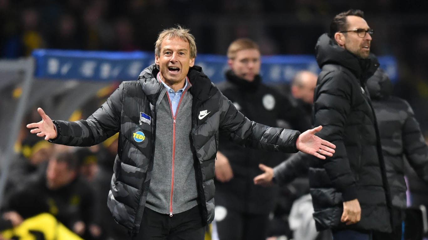 Jürgen Klinsmann (li.): Der zurückgetretene Trainer spricht erstmals über sein Hertha-Aus.