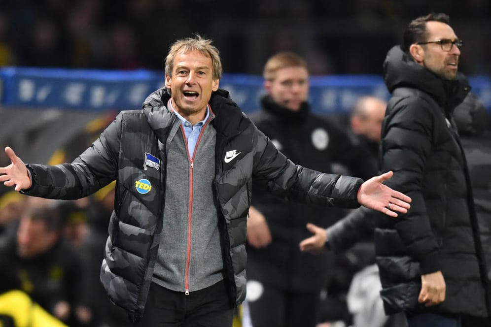 Jürgen Klinsmann (li.): Der zurückgetretene Trainer spricht erstmals über sein Hertha-Aus.