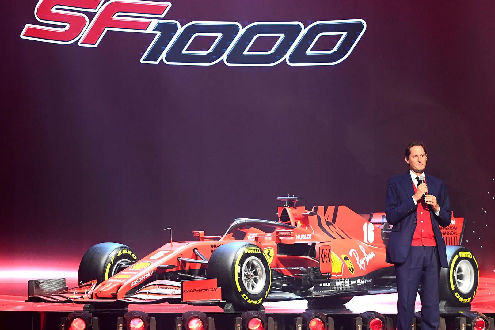 Der Ferrari SF1000 wurde am Dienstagabend feierlich in Italien vorgestellt.