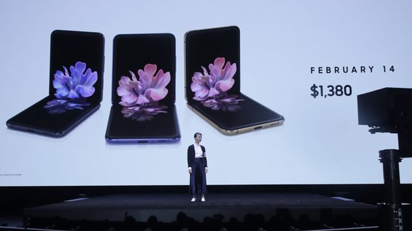 Samsung hat mit dem Modell Z Flip ein weiteres Falt-Smartphone vorgestellt.