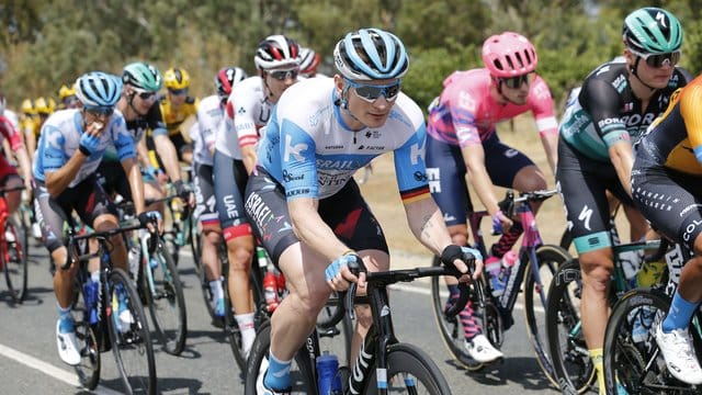 Verletzte sich bei einem Trainingssturz schwer: André Greipel (M).