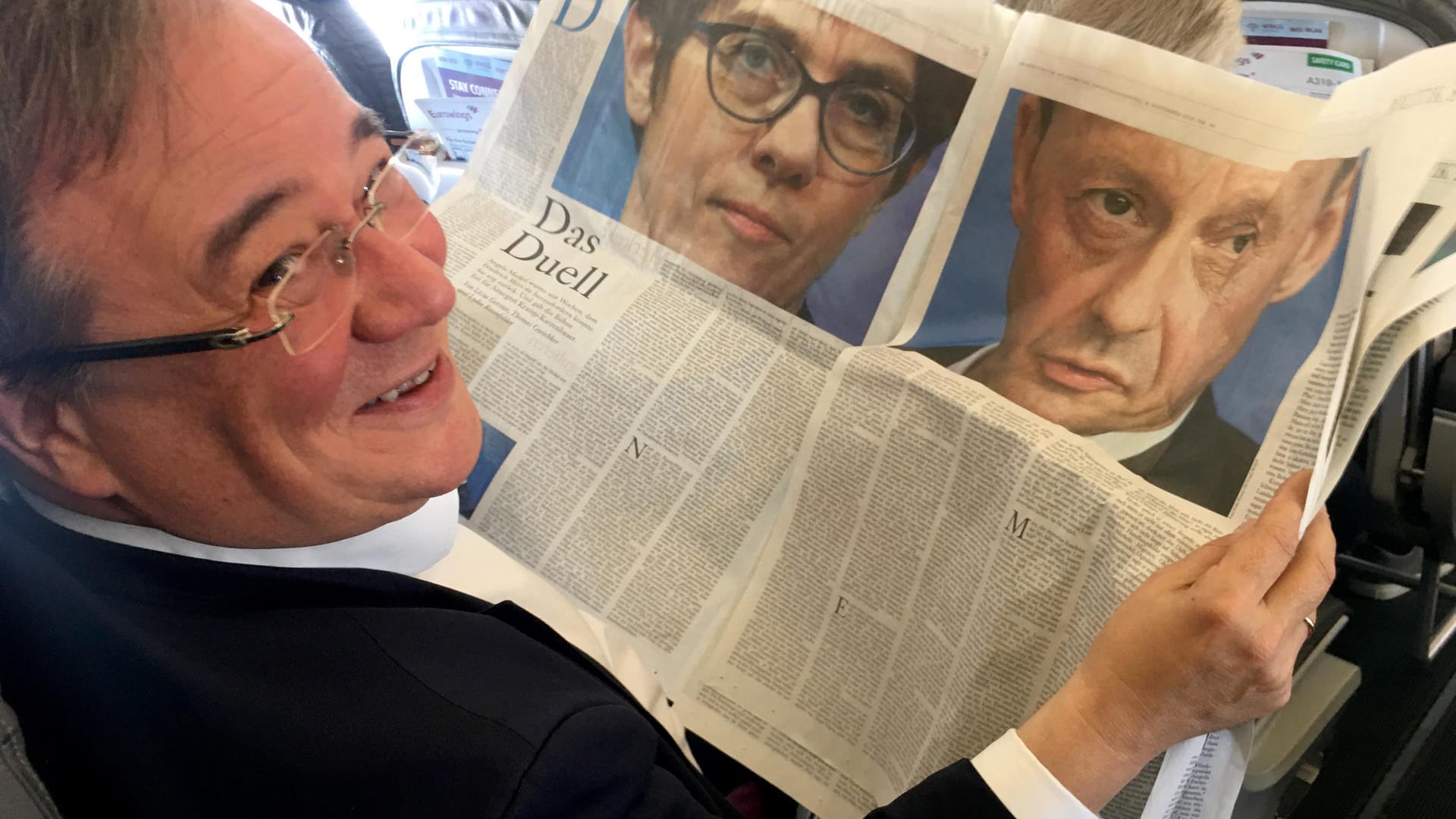 Armin Laschet, hier als Zeitungsleser im November 2018, mischt in der Kungelei um die Kanzlerkandidatur mit.