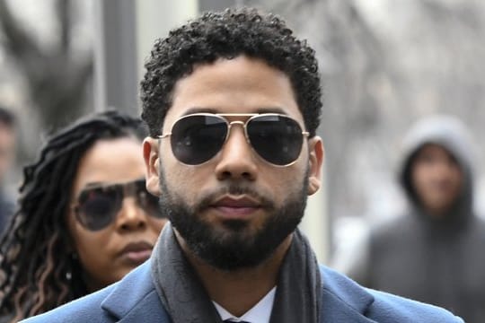 US-Schauspieler Jussie Smollett muss sich erneut vor Gericht verantworten.