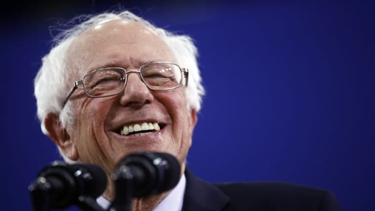 Senator Bernie Sanders reklamiert den Sieg bei der Vorwahl für sich.