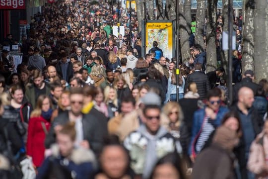 Gewichtiger als die Angst vor Krieg oder Terror sind allerdings Sorgen, die Umweltfragen und die eigene Gesundheit betreffen.