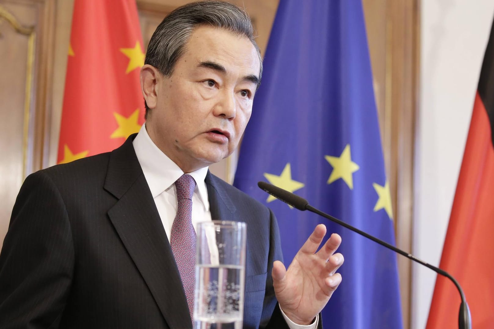 Außenminister der Volksrepublik China Wang Yi: Auf der Münchner Sicherheitskonferenz wolle Wang Yi auch über den Kampf gegen das Coronavirus sprechen.