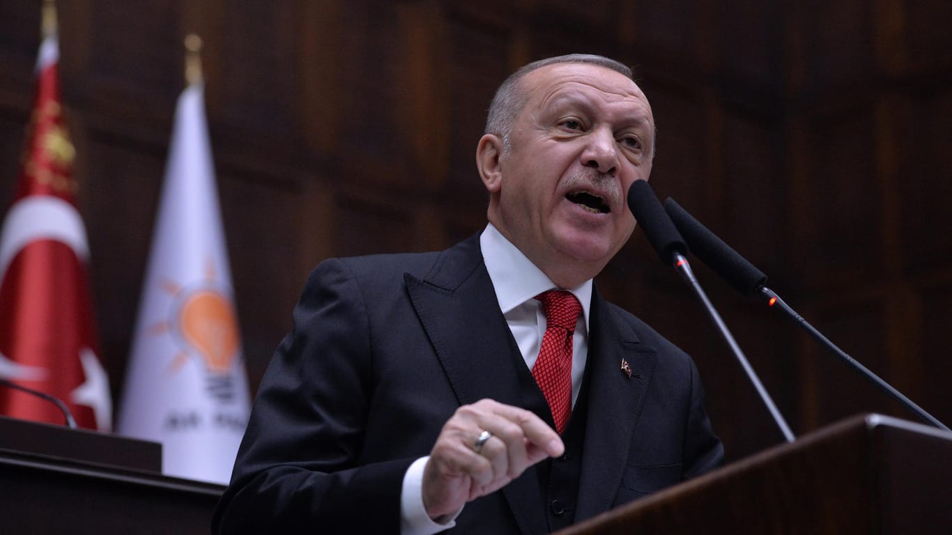 Recep Tayyip Erdogan: Der türkische Präsident droht im Syrien-Konflikt mit Gegenschlägen.