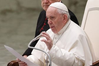 Papst Franziskus bei der wöchentlichen Generalaudienz im Vatikan: Er vermied eine klare Aussage zur Weihe von Verheirateten.