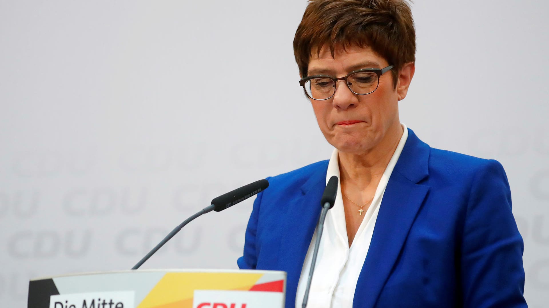 Annegret Kramp-Karrenbauer kündigt ihren Rücktritt an: Wann gibt es einen Nachfolger?