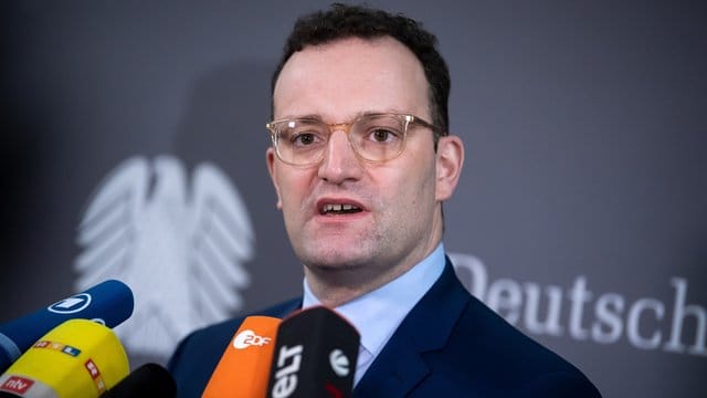 Auch die EU soll sich im Kampf gegen die neuartige Lungenkrankheit verantwortlich fühlen: Jens Spahn. Auch die EU soll sich im Kampf gegen die neuartige Lungenkrankheit verantwortlich fühlen: Jens Spahn.