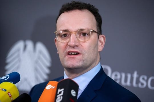 Auch die EU soll sich im Kampf gegen die neuartige Lungenkrankheit verantwortlich fühlen: Jens Spahn.