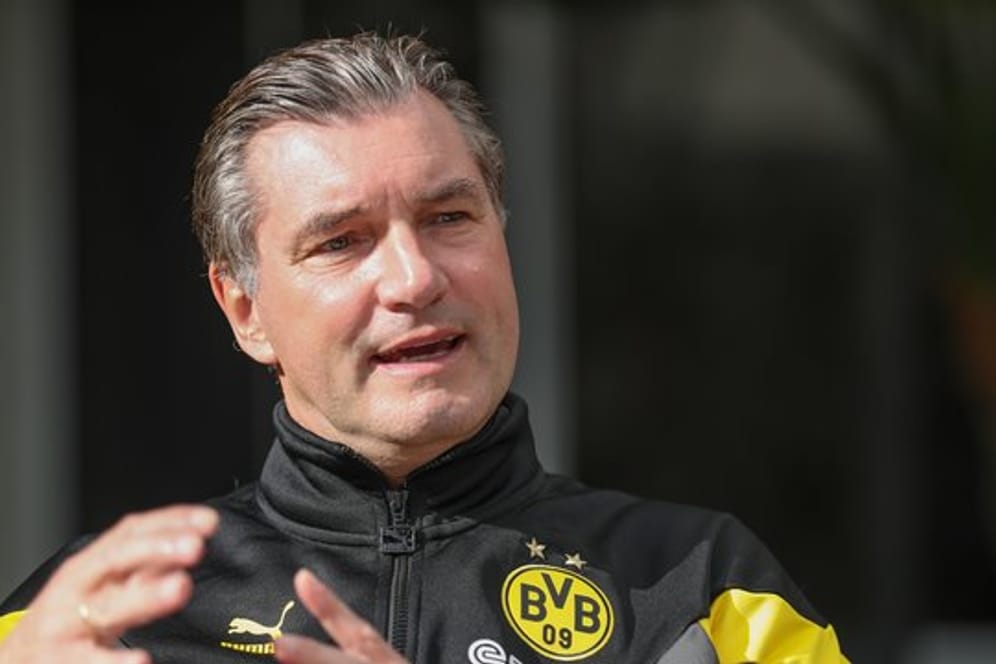 Dortmunds Sportdirektor Michael Zorc erwartet vom BVB-Team mehr Zweikampfhärte.