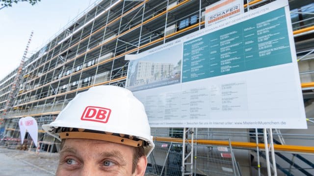 Die Deutsche Bahn will in Zukunft ihren Mitarbeitern in München günstigen Wohnraum anbieten.