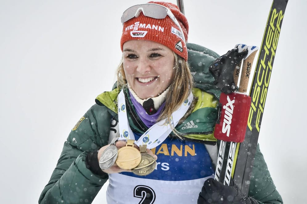 Erfolgslächeln: Bei der vergangenen WM in Östersund holten die deutschen Biathleten sieben Medaillen. Drei davon entfielen auf Denise Herrmann. Diesen Coup möchte sie 2020 wiederholen.