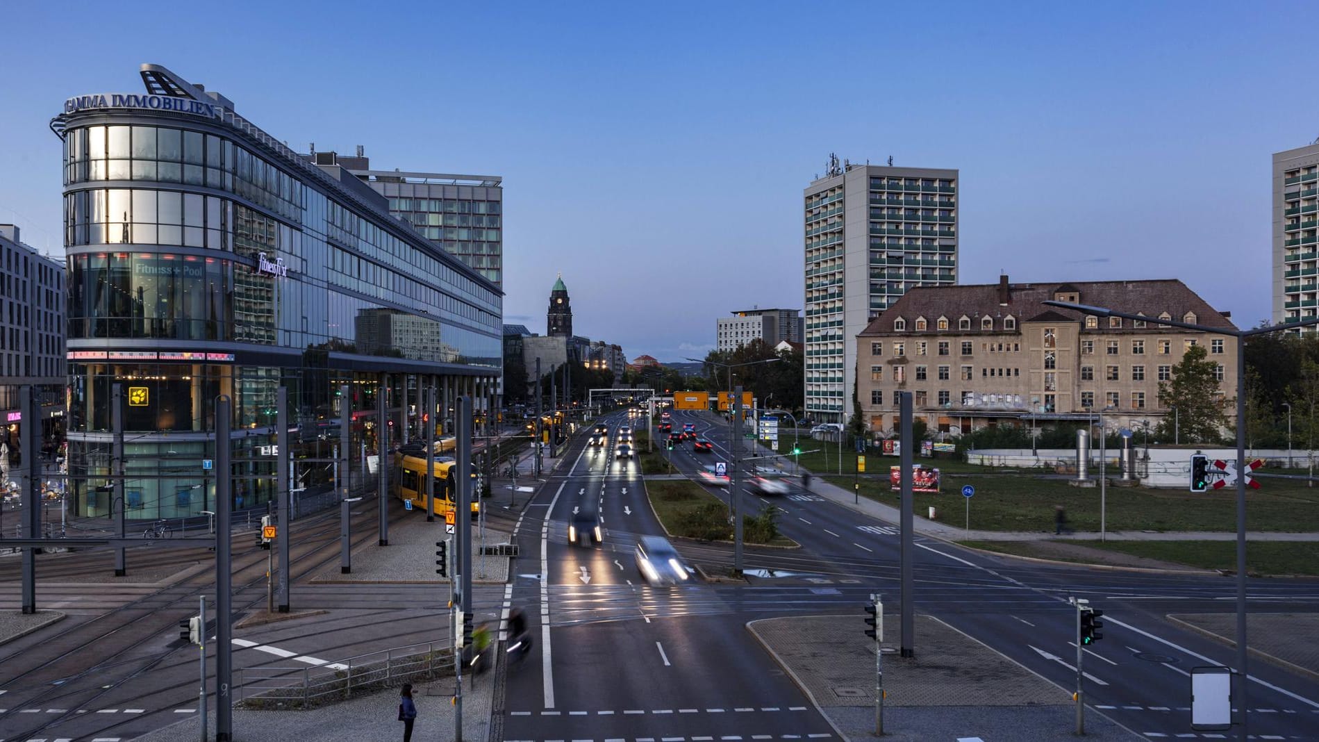 So sehen der Wiener Platz und die St. Petersburger Straße im Dresdner Zentrum heute aus.