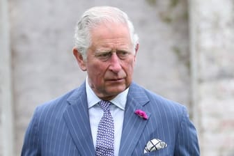 Der britische Prinz Charles spendet Gartenabfälle.