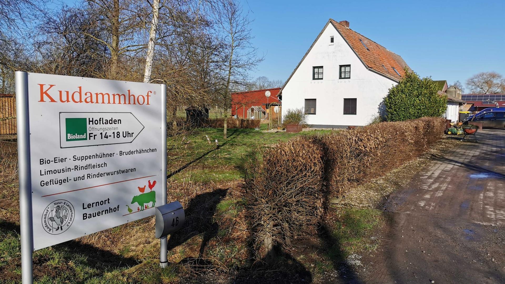 Der Kudammhof: Auf dem biozertifizierten Legehennenbetrieb leben 6.000 Legehennen und 30 Rinder.