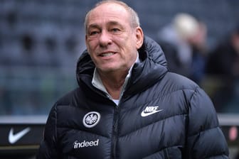 Peter Fischer, Präsident von Eintracht Frankfurt: Er hat die antirassistischen Aufkleber eines Fans gelobt.