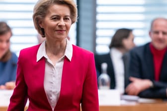 Die ehemalige Verteidigungsminsterin Ursula von der Leyen (CDU) im Untersuchungsausschusses des Bundestags: "es gab Vergabeverstöße und unklare Einbettungen Dritter."