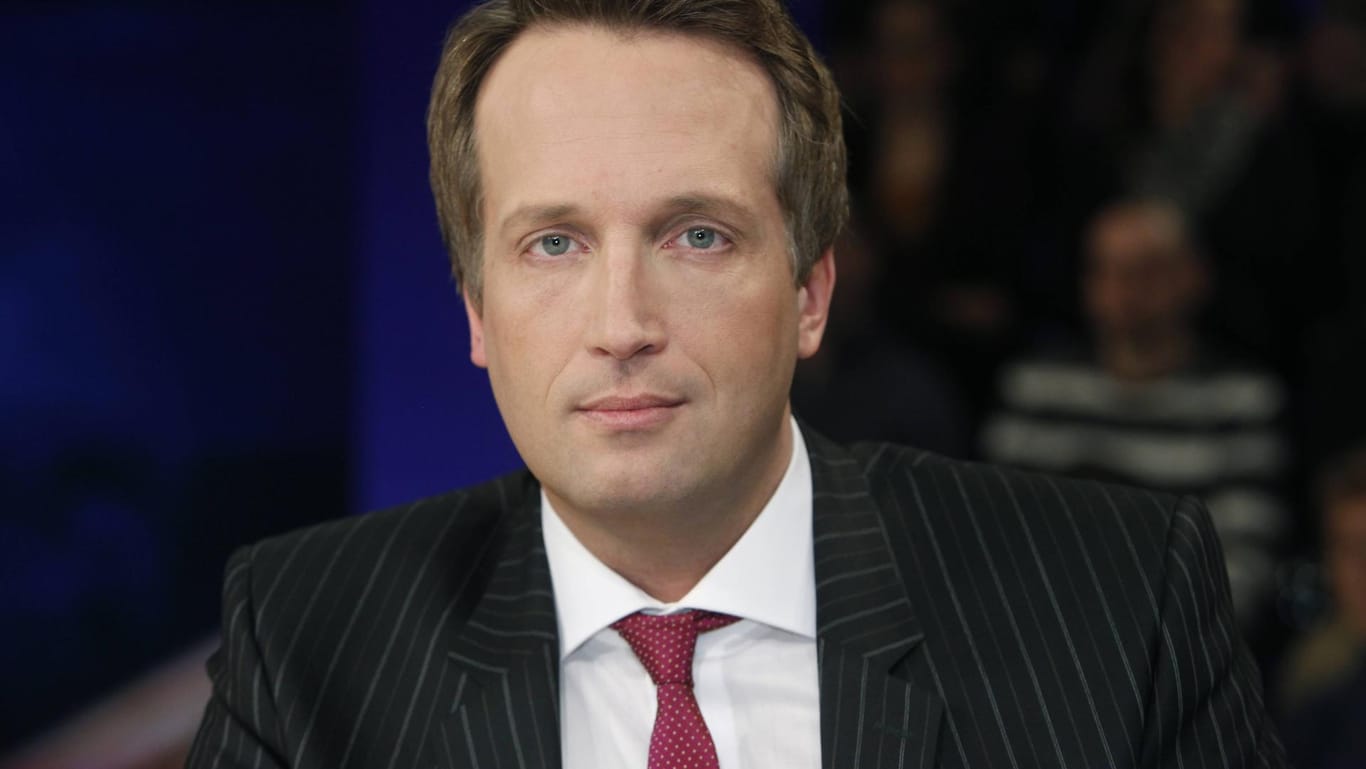 Ralf Höcker: Der Rechtsanwalt wurde bekannt, weil er den TV-Wetterexperten Jörg Kachelmann vertritt.