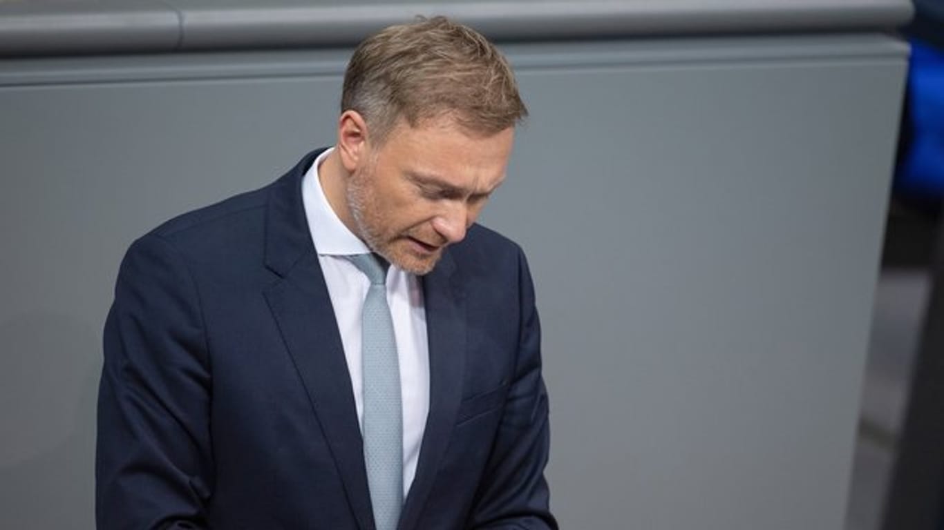 FDP-Chef Christian Lindner im Bundestag: "Erfurt war ein Fehler, aber wir unternehmen alles, damit er sich nicht wiederholen kann."