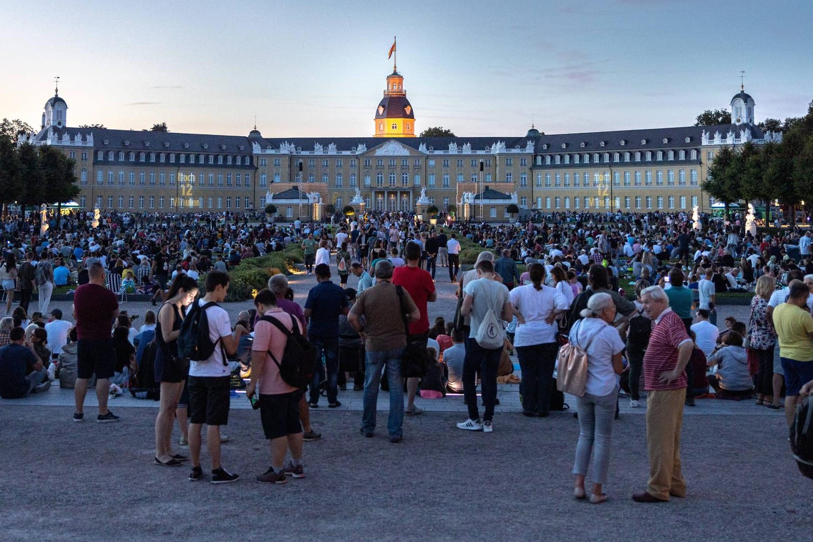 Schlosslichtspiele: Volunteers sind in Karlsruhe auf allen großen Veranstaltungen dabei.