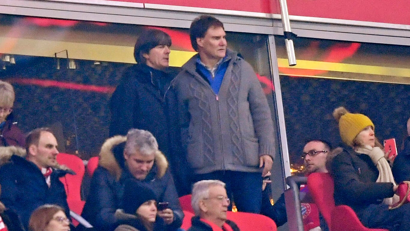 Carsten Maschmeyer mit Joachim Löw (l.): Am vergangenen Wochenende schaute der Investor mit dem Bundestrainer das Fußballspiel des FC Bayern München gegen RB Leipzig.