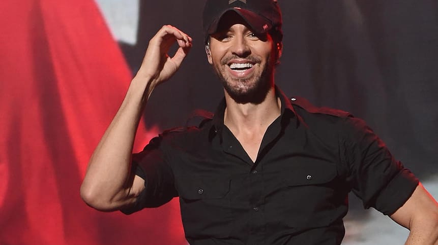 Enrique Iglesias: Auf Instagram bestätigt er jetzt, dass er zum dritten Mal Vater geworden ist.