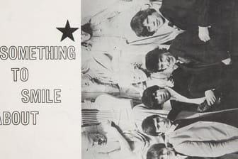 Ein Presseheft von 1964 mit dem Titel "Something to Smile About" und einem Gruppenfoto von Brian Jones, Charlie Watts, Keith Richards, Bill Wyman und Mick Jagger gehört zu den Stücken, die versteigert werden sollen.