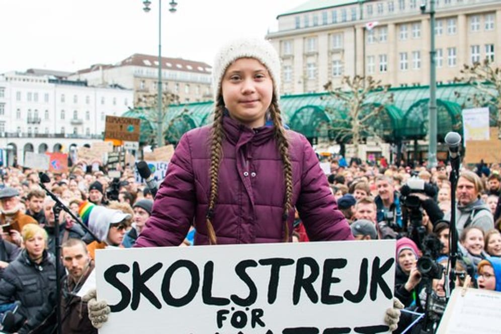 Bereits vor gut einem Jahr demonstrierte Greta Thunberg schon einmal auf dem Hamburger Rathausmarkt.