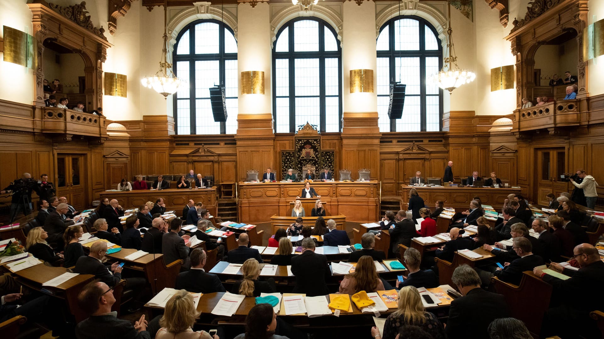 Parlamentarier in der Hamburger Bürgerschaft: Die FDP wird nach neusten Umfrageergebnissen wohl nicht in der neuen Bürgerschaft vertreten sein (Archivbild). Parlamentarier in der Hamburger Bürgerschaft: Die FDP wird nach neusten Umfrageergebnissen wohl nicht in der neuen Bürgerschaft vertreten sein (Archivbild).