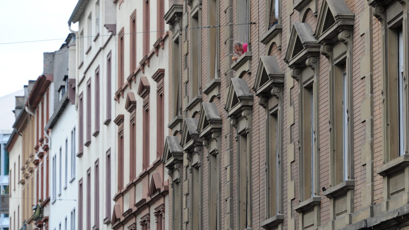 Mietwohnungen in Frankfurt: Der Bundestag hat die Mietbreisbremse verlängert und verschärft.