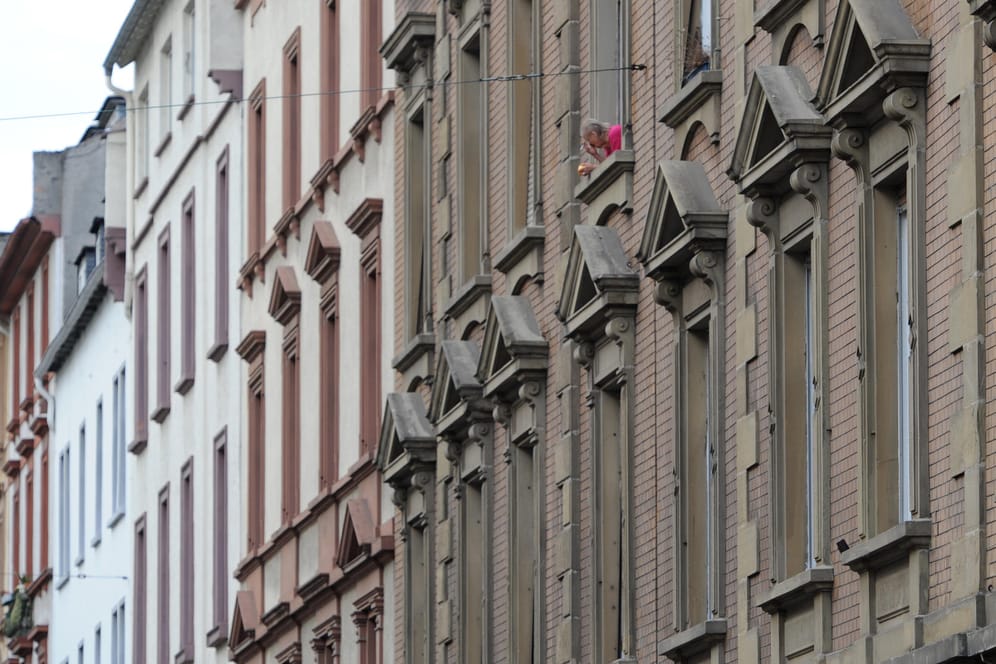 Mietwohnungen in Frankfurt: Der Bundestag hat die Mietbreisbremse verlängert und verschärft.