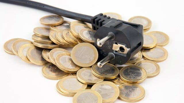 Wer jedes Jahr seinen Energielieferanten wechselt, kann Geld sparen und regelmäßig von Neukundenboni profitieren. Wer jedes Jahr seinen Energielieferanten wechselt, kann Geld sparen und regelmäßig von Neukundenboni profitieren.