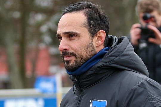 Nach dem Klinsmann-Rücktritt steht Alexander Nouri an der Seitenlinie von Hertha BSC.