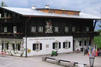 Das Hotel "Zum Türken": Vom Hotel aus hat man auch Zugang zu Haftzellen und zum Bunker im Obersalzberg (Archivbild).