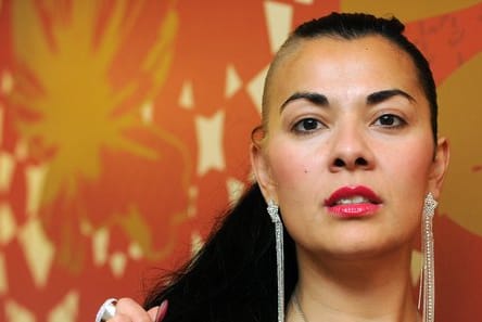 Die Rapperin Reyhan Sahin alias Lady Bitch Ray spricht über Minikameras auf Damentoiletten.