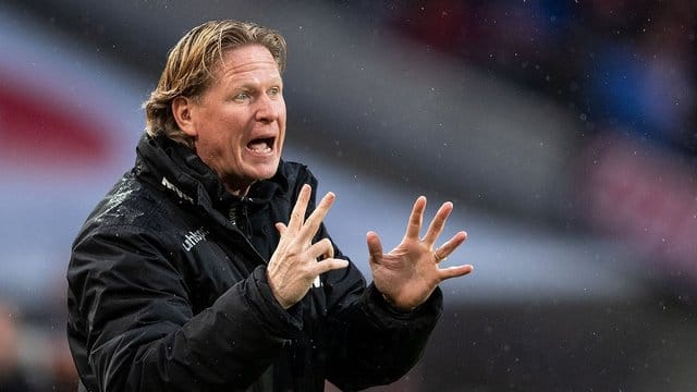 Kölns Trainer Markus Gisdol fordert einen mutigen Auftritt seiner Mannschaft gegen die Bayern.