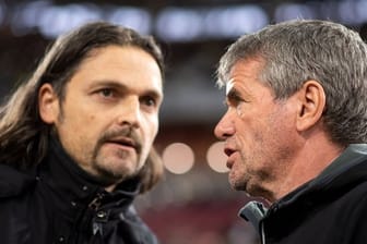 Nicht mehr vereint bei Fortuna Düsseldorf: Sportvorstand Lutz Pfannenstiel (l) und Ex-Coach Friedhelm Funkel.