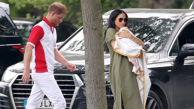 Prinz Harry, Herzogin Meghan und Baby Archie: Die Familie im Juli 2019 bei einem Charity-Polospiel.