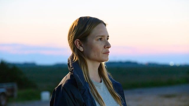 Ann Kathrin Klaasen (Julia Jentsch) fühlt sich in die Rolle der Opfer hinein, um dem Täter nachzuspüren. Ann Kathrin Klaasen (Julia Jentsch) fühlt sich in die Rolle der Opfer hinein, um dem Täter nachzuspüren.