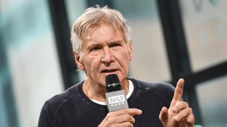 Der US-amerikanische Schauspieler Harrison Ford kündigt "Indiana Jones 5" an.