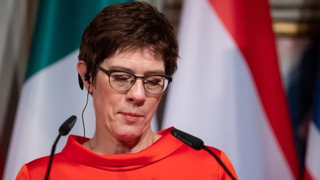 Annegret Kramp-Karrenbauer am Freitag bei der Sicherheitskonferenz in München. Annegret Kramp-Karrenbauer am Freitag bei der Sicherheitskonferenz in München.