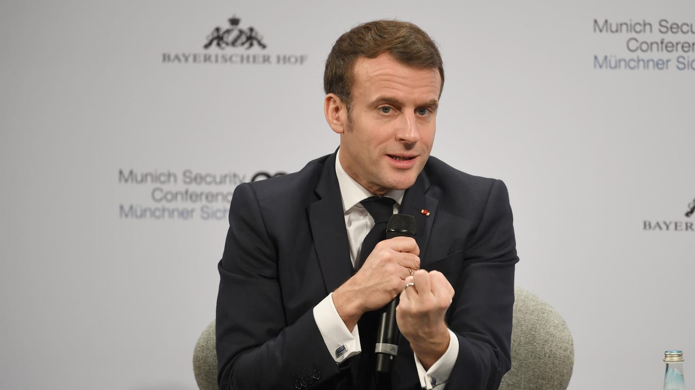 Emmanuel Macron spricht am zweiten Tag der Münchner Sicherheitskonferenz: Der französische Präsident wünscht sich eine gemeinsame europäische Verteidigungspolitik.