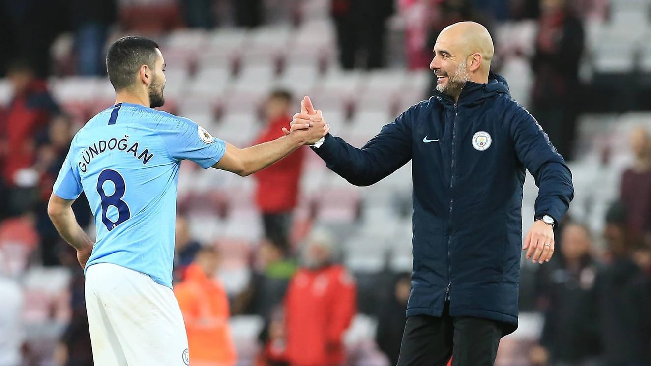 Ist das "Herzstück" von Pep Guardiolas Spielsystem (r.): Ilkay Gündogan (l.).